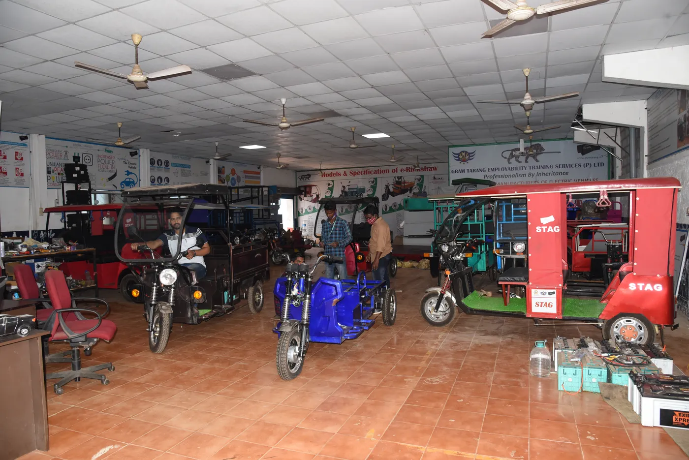 Sky Rider Auto e-rickshaw production